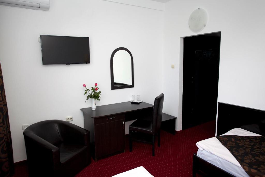 Hotel Terra Oradea Quarto foto